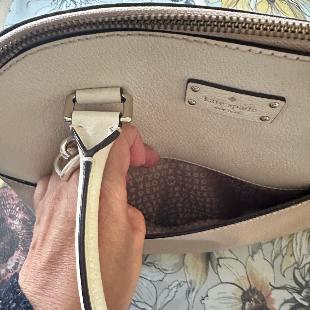 Kate Spate Beige and cream Satchels Bag in good condition - Picture 9 of 15